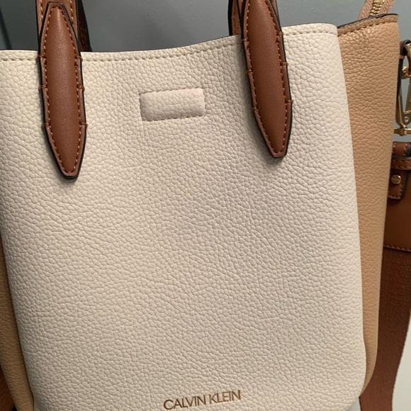 Calvin Klein Cream and Tan Bag - Picture 8 of 12